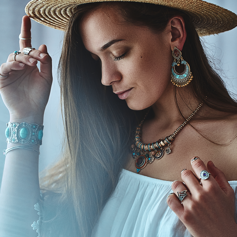 Essential Jewelry Pieces Every Woman Needs